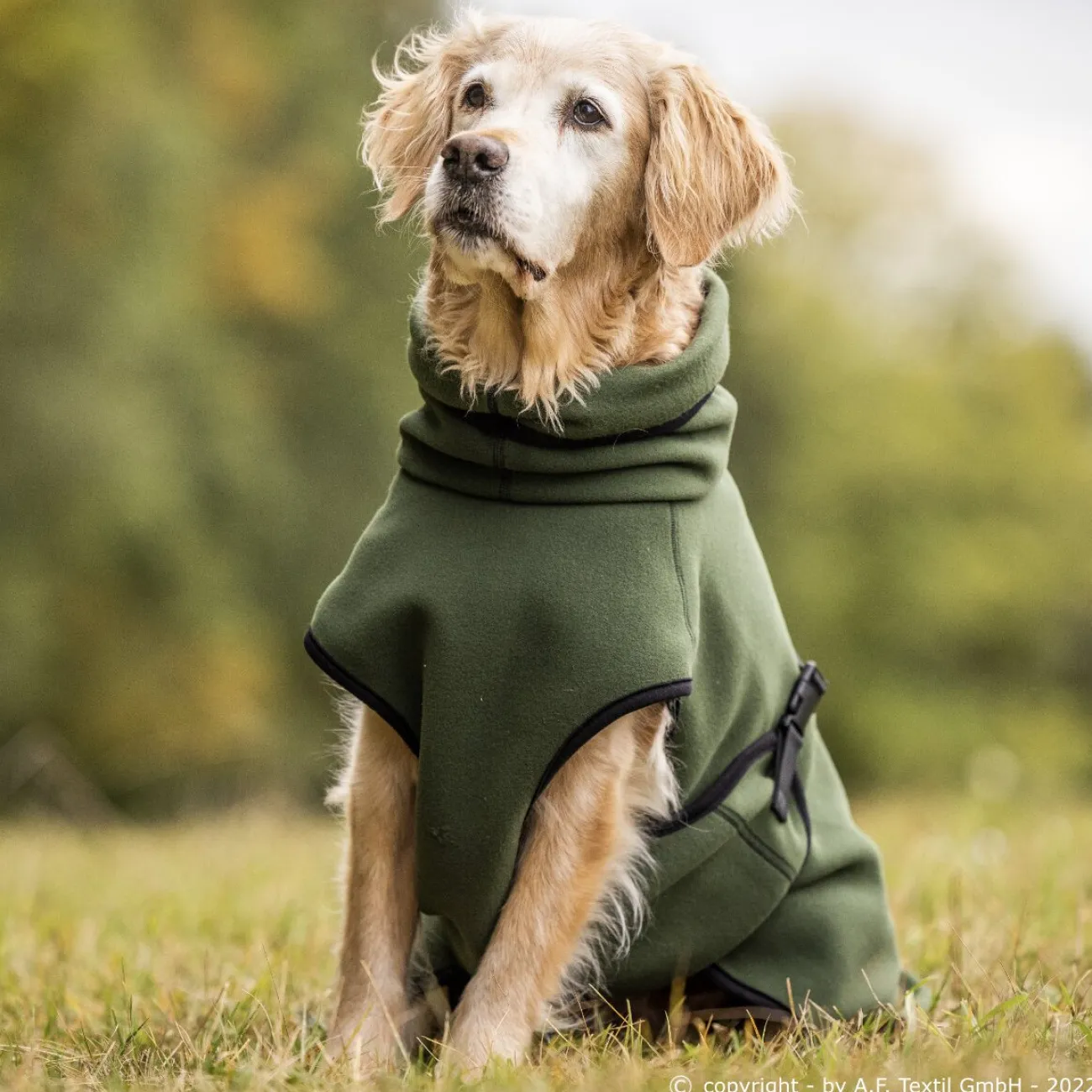 ActionFactory Hundebekleidung, Hundemantel | Hundebekleidung- Warmover Fleece Cape